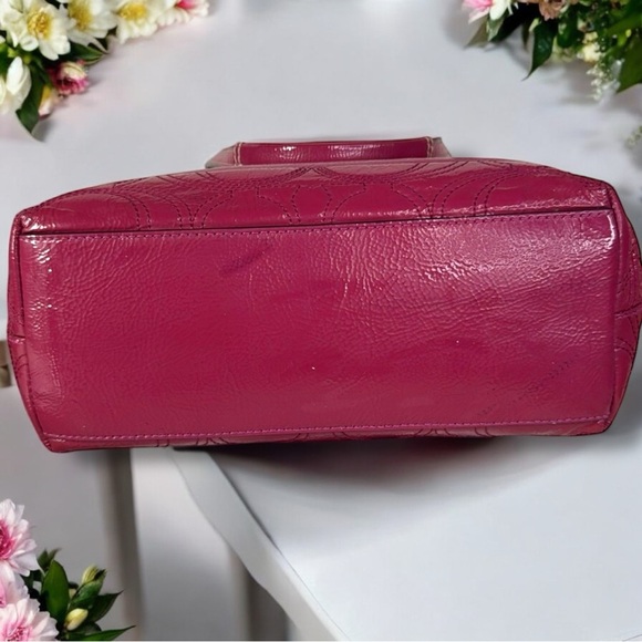 Coach Legacy Stitched Signature C Tote - Picture 12 of 17